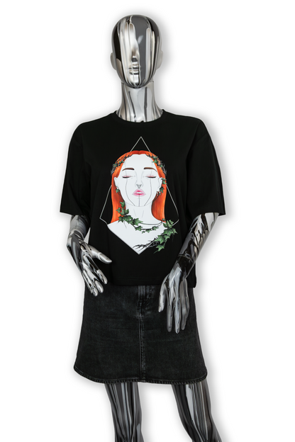 Female mannequin wearing Tangled Ivy Pierced Edition on black T-shirt